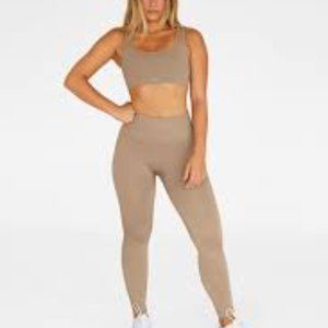 SETactive SCULPTFLEX® LEGGINGS in Excellent Condition in XS in Sand